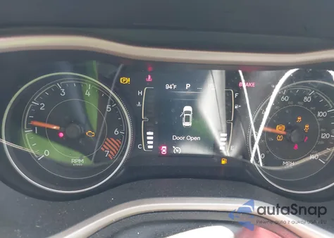 2015 Jeep Cherokee Latitude z USA, uszkodzony, nr VIN 1C4PJLCB7FW620912